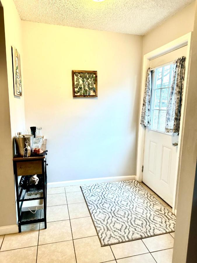 Lovely 2-Bedroom Condo W/Balcony And Free Parking 내슈빌 외부 사진