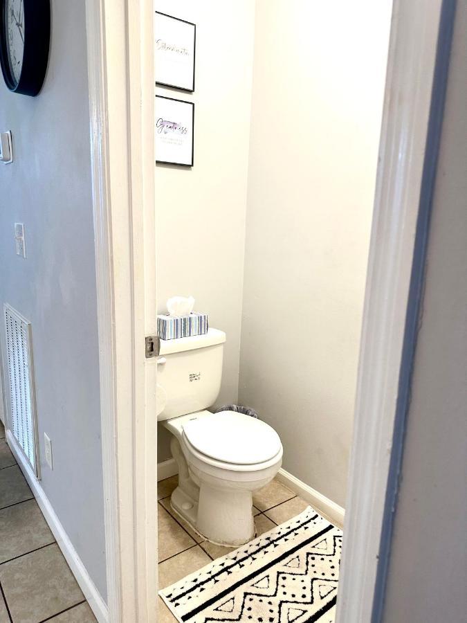 Lovely 2-Bedroom Condo W/Balcony And Free Parking 내슈빌 외부 사진