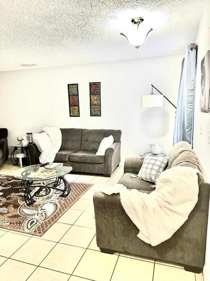 Lovely 2-Bedroom Condo W/Balcony And Free Parking 내슈빌 외부 사진